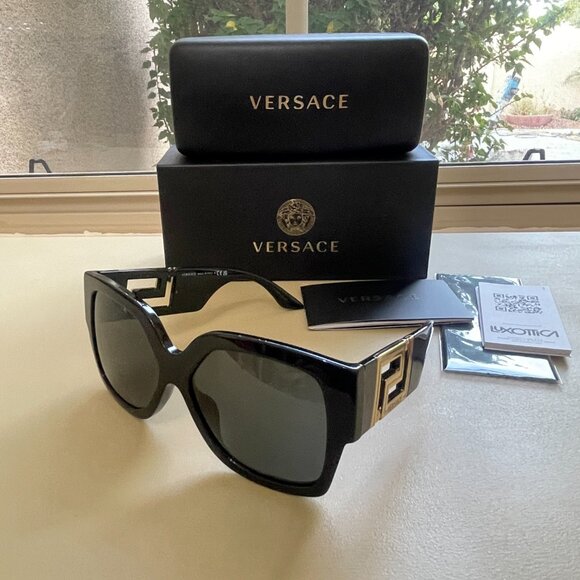 New Versace Sunglasses Black Gold Oversize Mod VE4402 - Picture 4 of 11